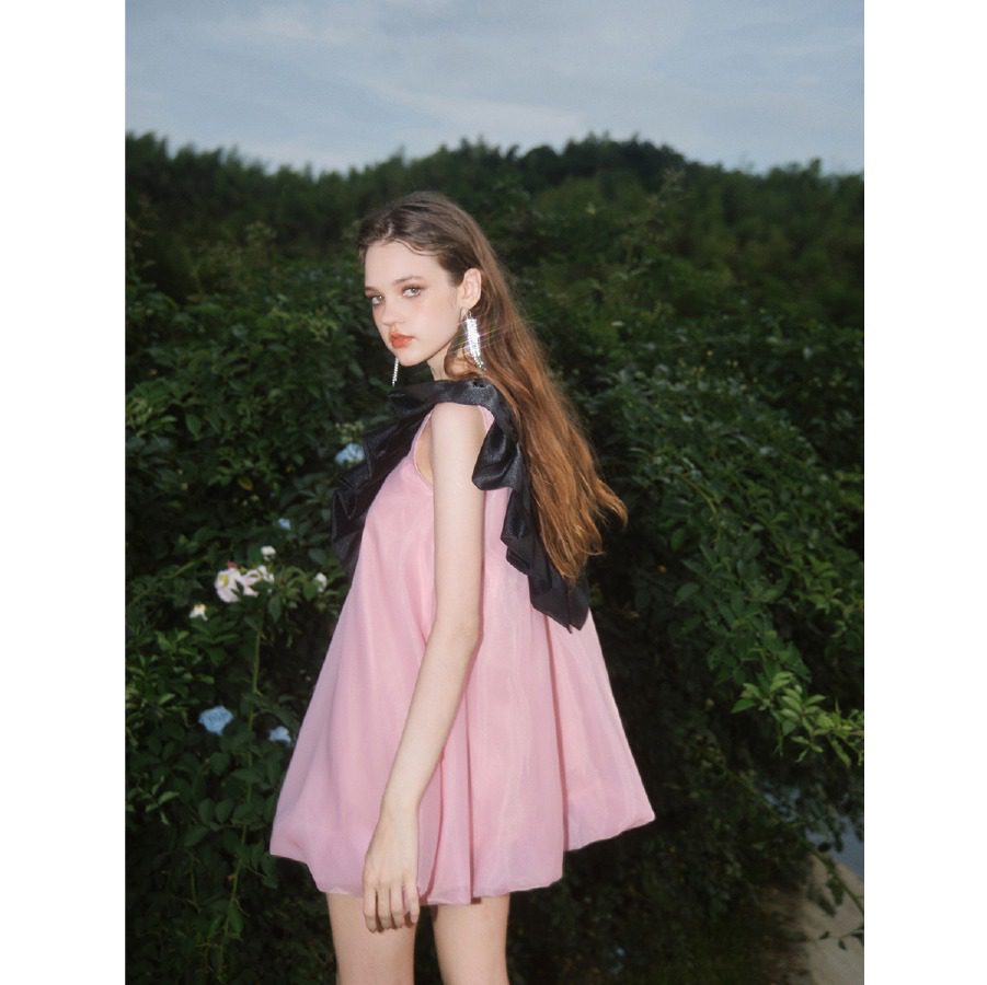 Guo Jingyi Black Ruffle Pink Organza Cloud Dress fabric detail