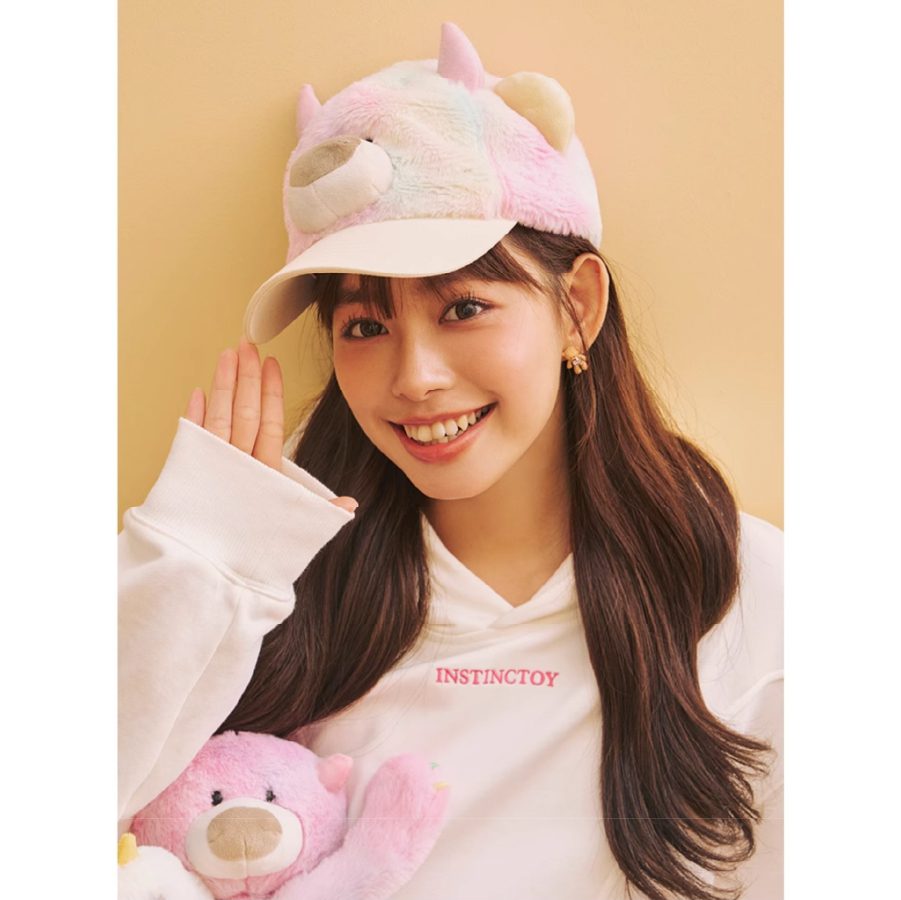 13De Marzo X INSTINCTOY Rainbow Gradient Bear Cap fabric detail