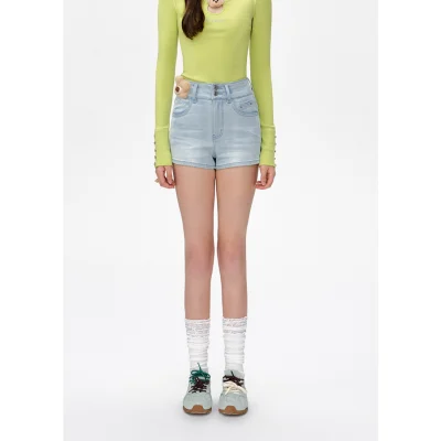 13DE MARZO Bear Fuzzy Patch Shorts Blue