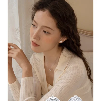 abyb Charming Red Gift Box La Rose Earring & La Rose Necklace Set - Image 4