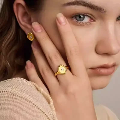 abyb Charming Token Ring Gold - Image 3