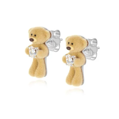13DE MARZO Bear Hug Heart Ear Stud - Image 4