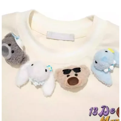 13DE MARZO Holiday Friends T-Shirt Beige - Image 6