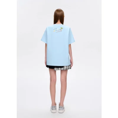 13DE MARZO Holiday Friends T-Shirt Blue - Image 4
