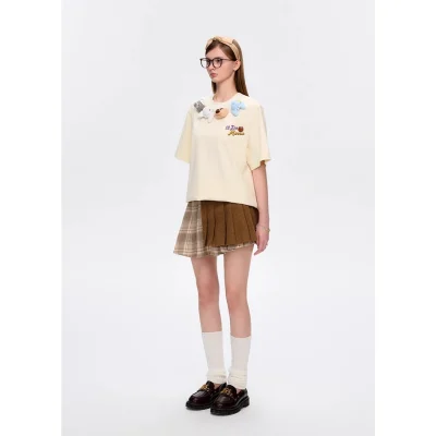 13DE MARZO Holiday Friends T-Shirt Beige - Image 3