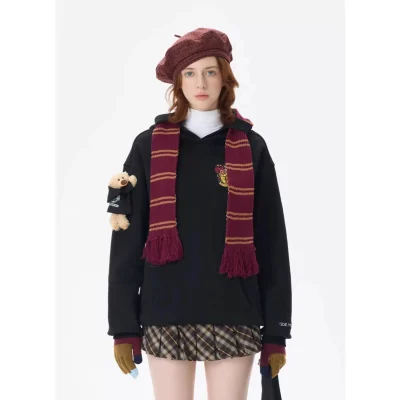 Harry Potter × 13DE MARZO Hogwarts Four Houses Bear Scarf Sweater Black - Image 3