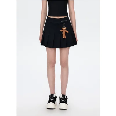 13DE MARZO Sunburnt Bear Cooling Pleated Skirt Black