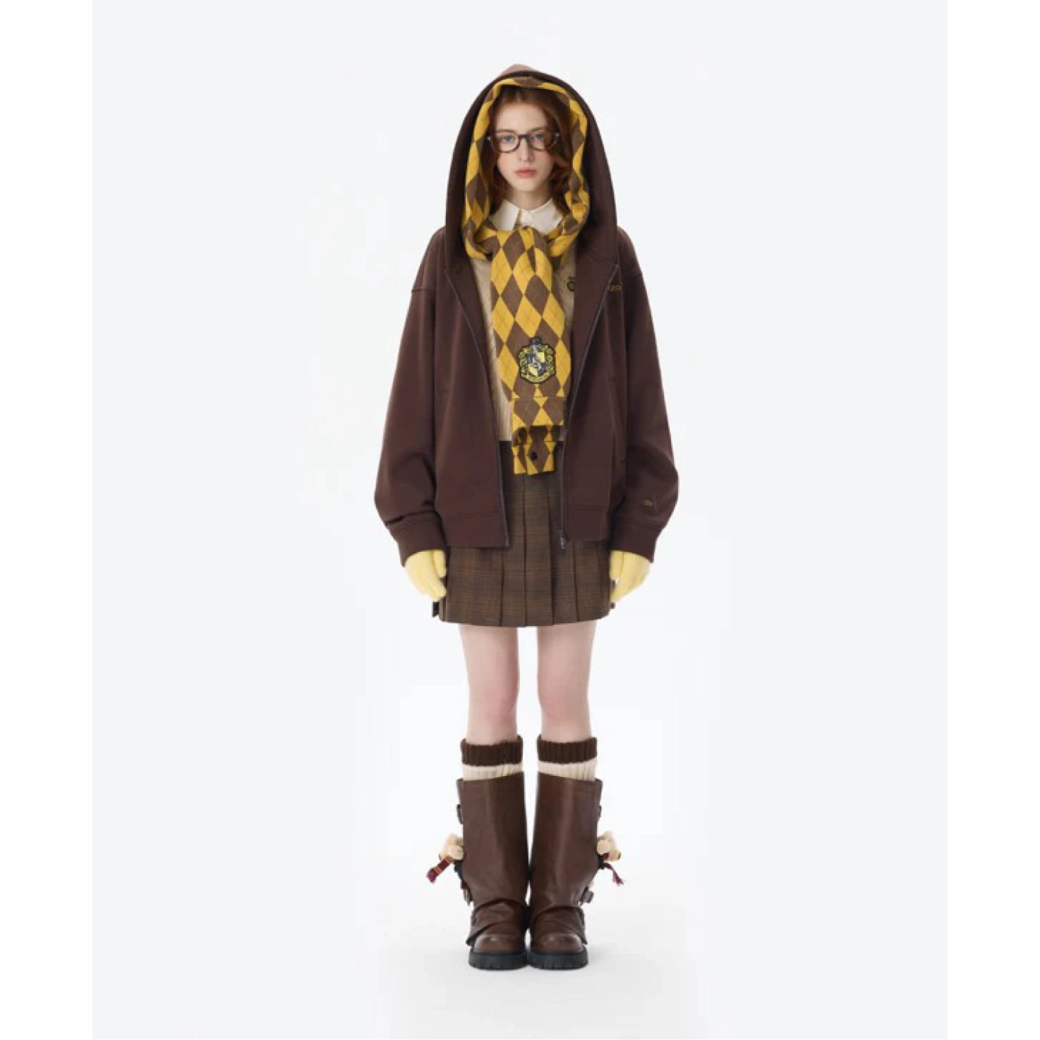 Harry Potter × 13DE MARZO Hogwarts Four Houses Bear Zipper Hoodie Hufflepuff Brown back view