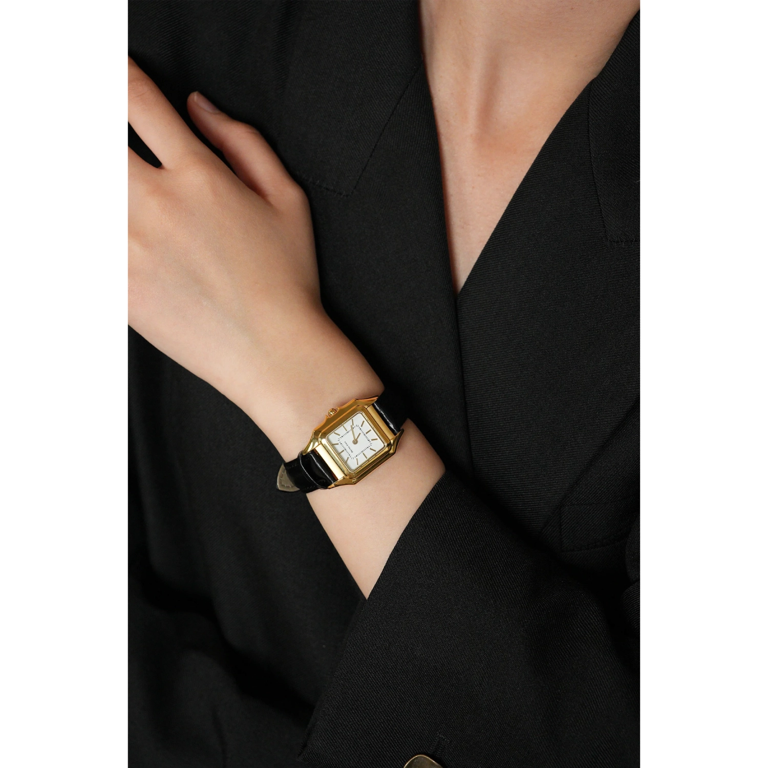 Retro Chic Vatican Majesty Watch Black front view