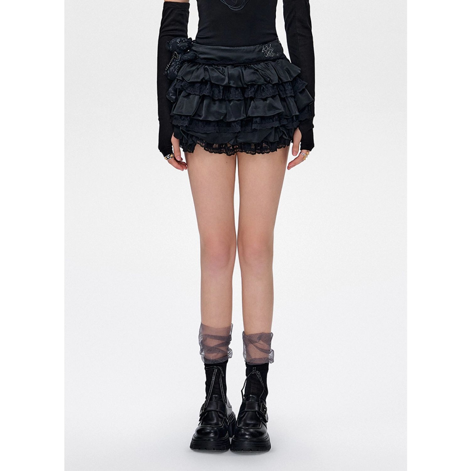 13DE MARZO Bear Lacy Bud Skirt Black