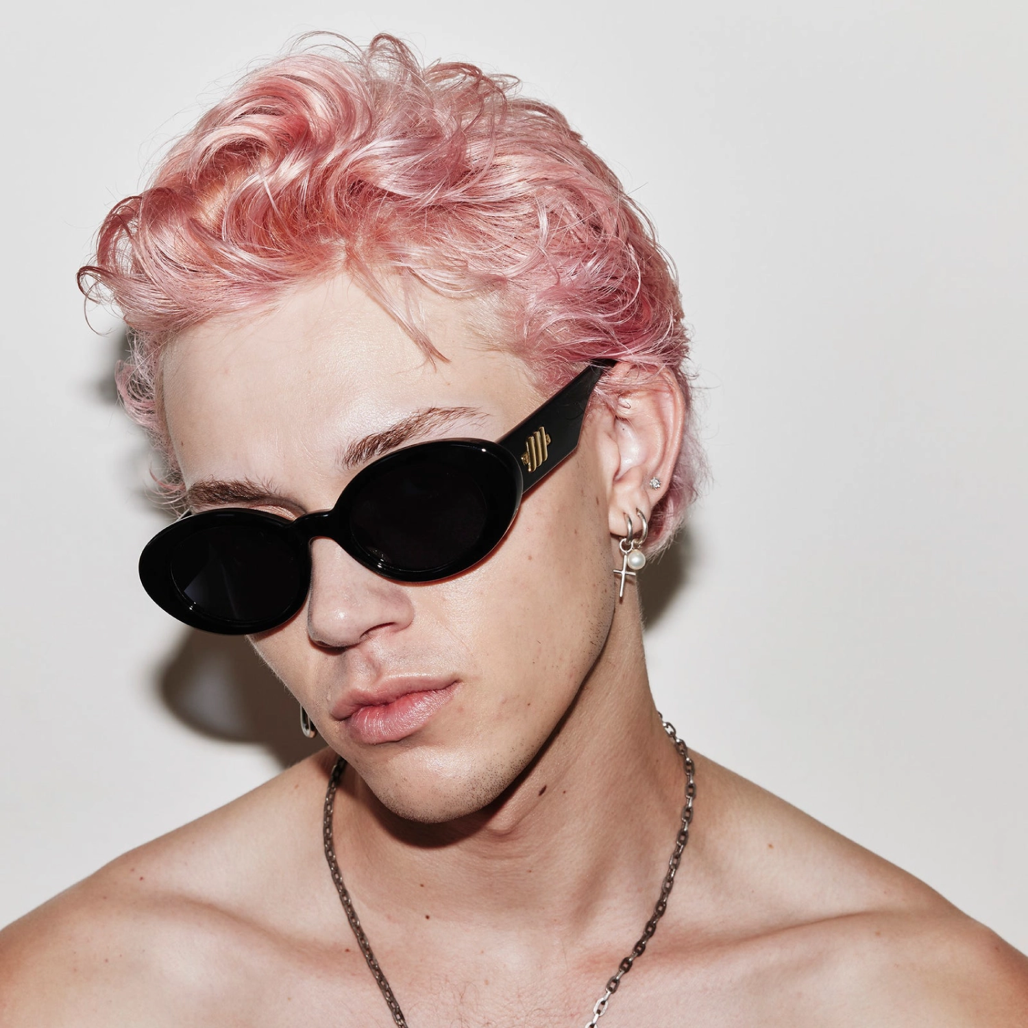 Le Specs Sunglasses NOUVEAU VIE Black Green Mono LSP2452433 front view