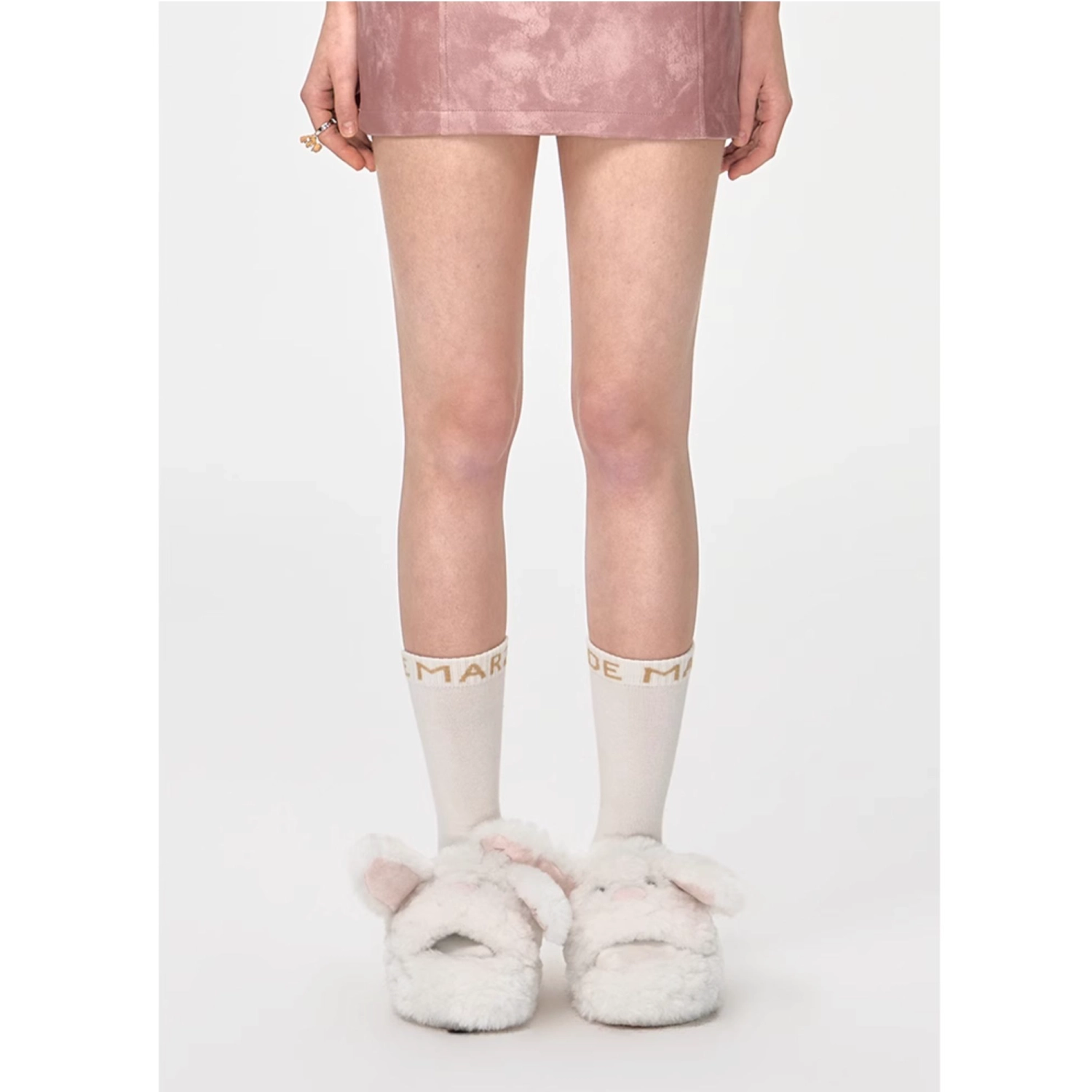 FR24Q126400235 13DE MARZO Doozoo Dynamic Fuzzy Slipper White