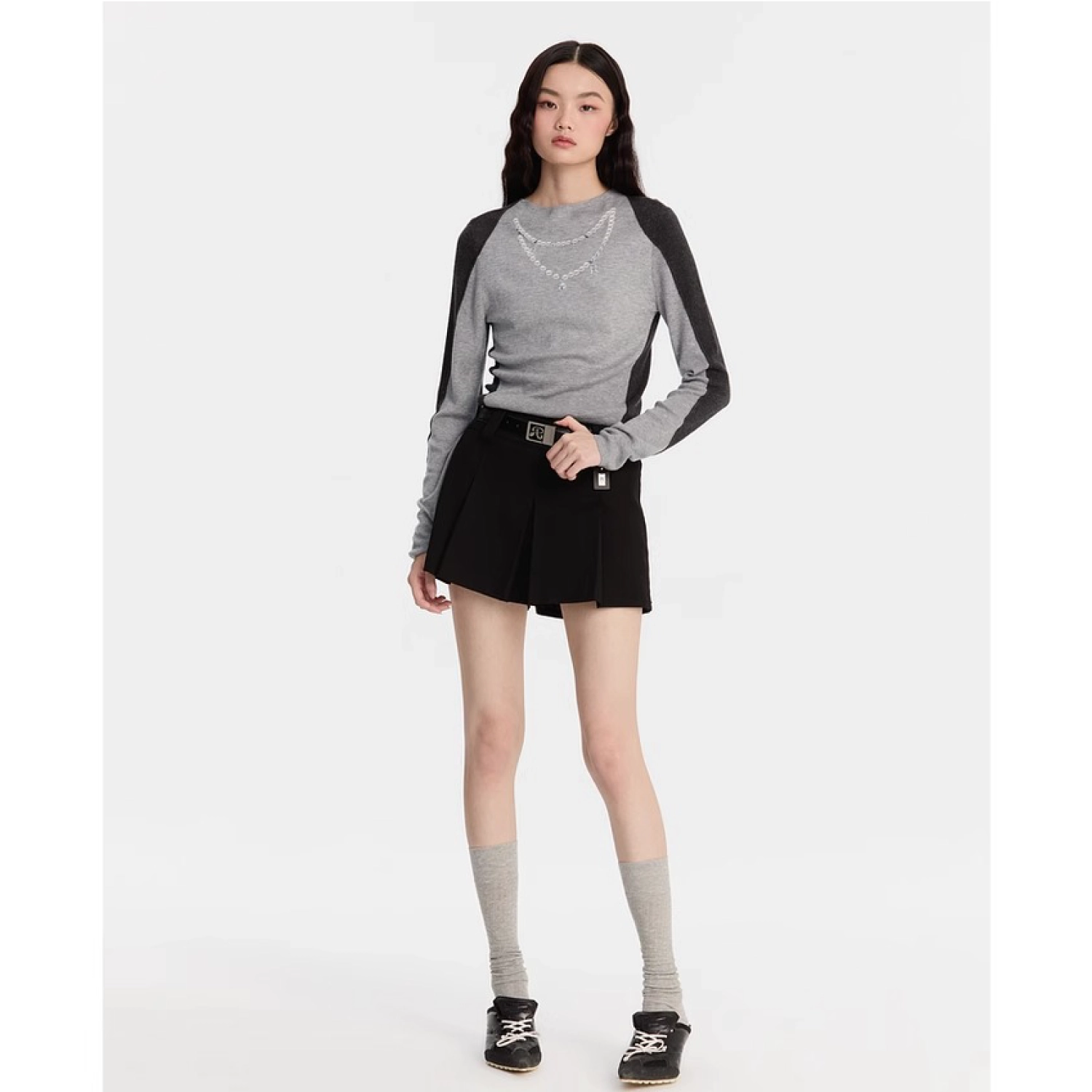 REVAN Classic Fitted Pleated Skirt Black