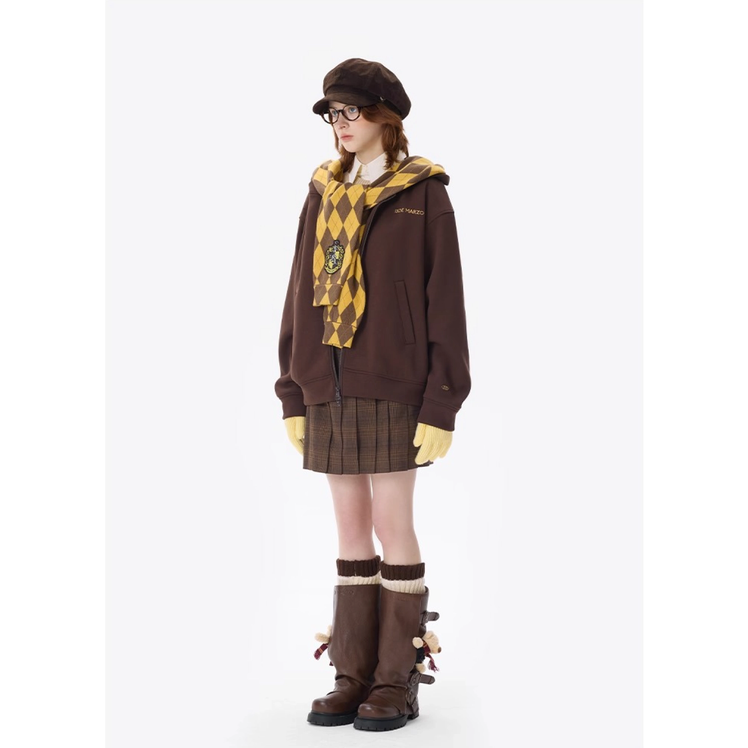 Harry Potter × 13DE MARZO Hogwarts Four Houses Bear Zipper Hoodie Hufflepuff Brown detail view