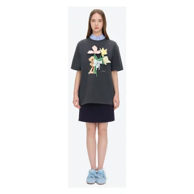 13DE MARZO Bear Offering Flowers 3D T-shirt Dark Grey