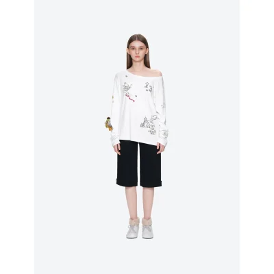 13DE MARZO Graffiti Snow Bear Off Shoulder T-shirt White